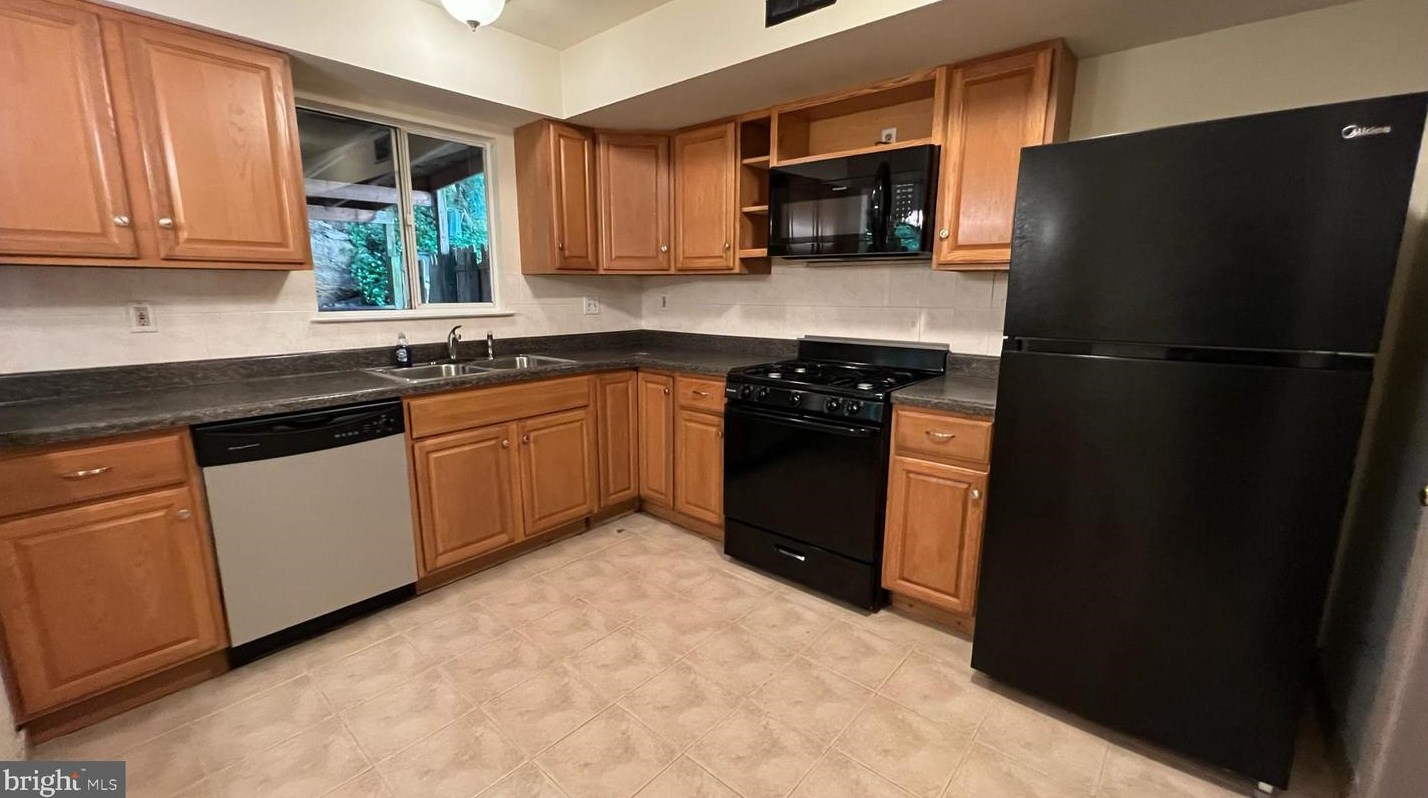744 Summit Chase Dr, Reading PA  19611-1530 exterior