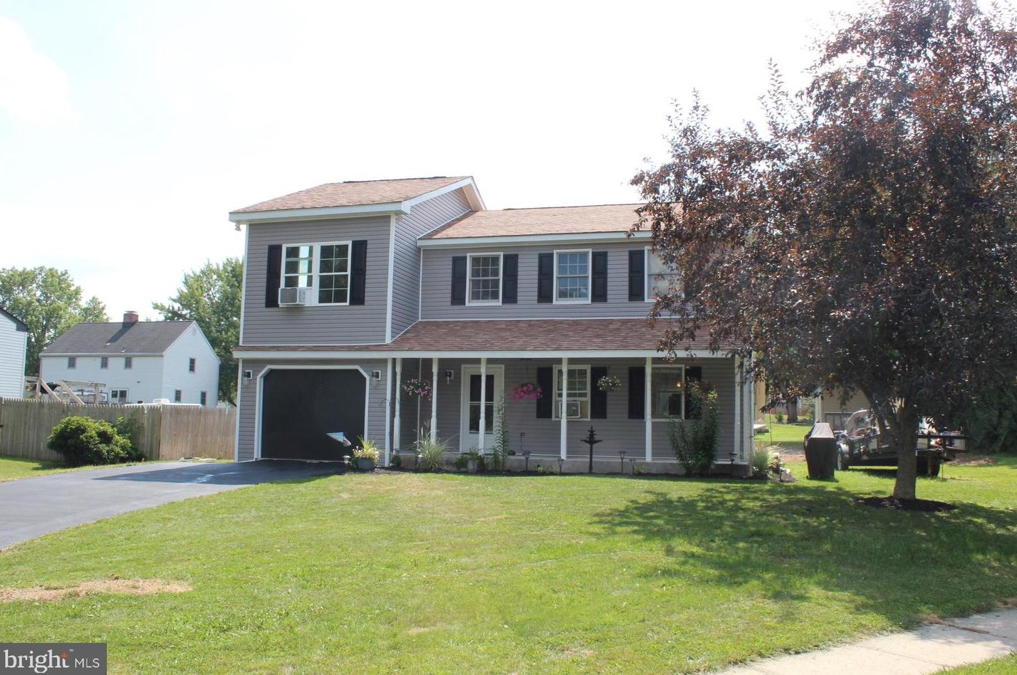 14 Dale Dr, Basket, PA 19547-9726