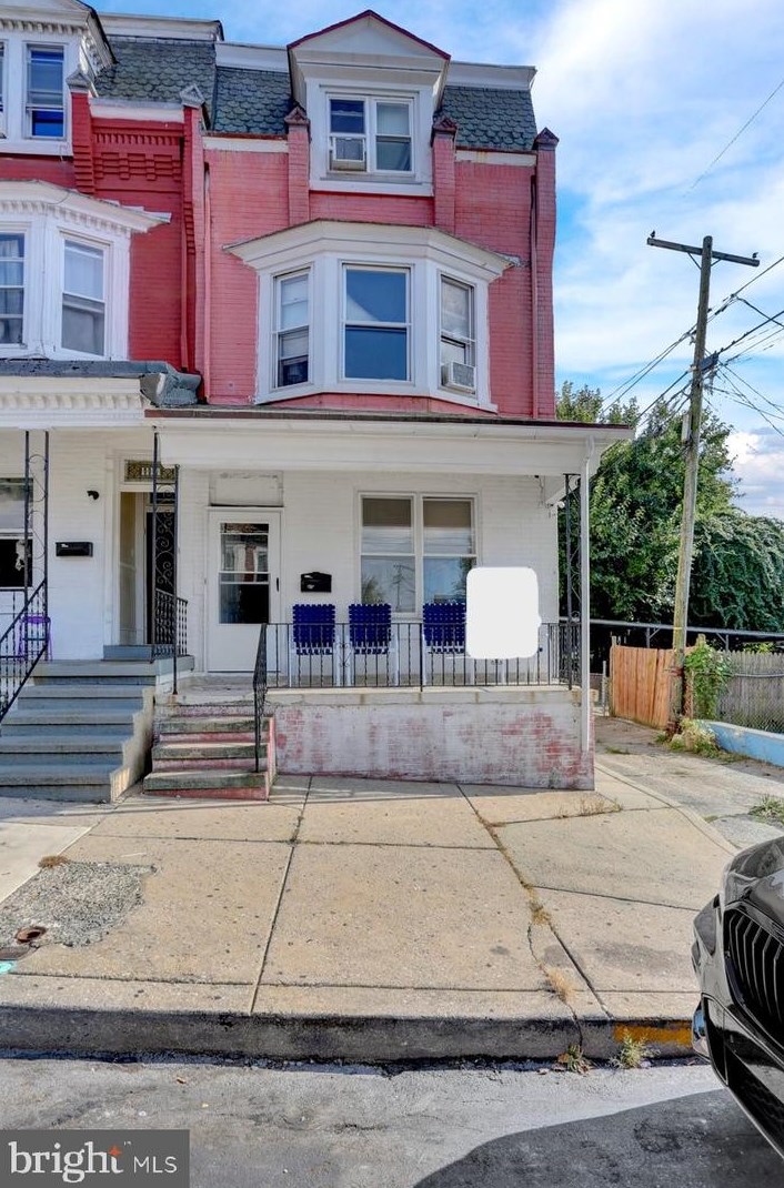 1112 Spring St, Reading, PA 19604-2229