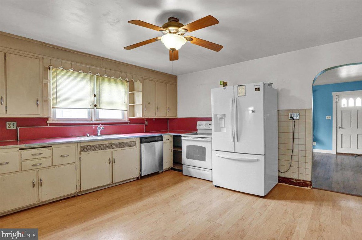 206 Weis St, Topton, PA 19562-1123