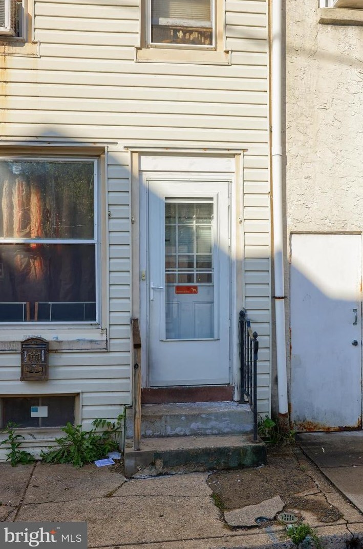 318 Mulberry St, Reading PA  19604-2914 exterior