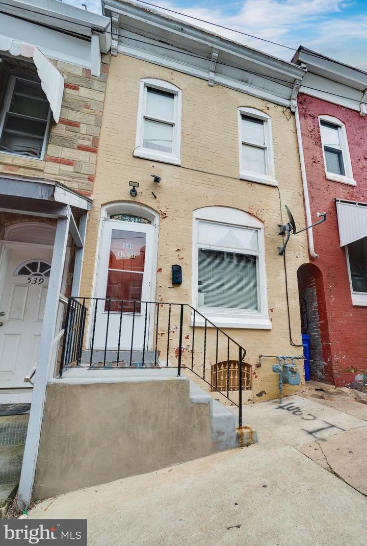 541 Wunder St, Reading, PA 19602-2005