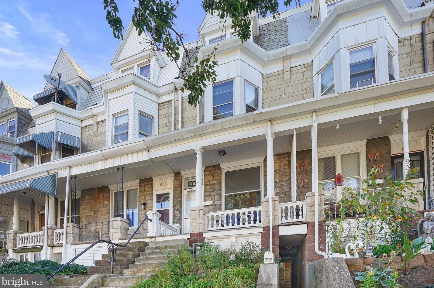 933 12th St, Reading, PA 19604-2318