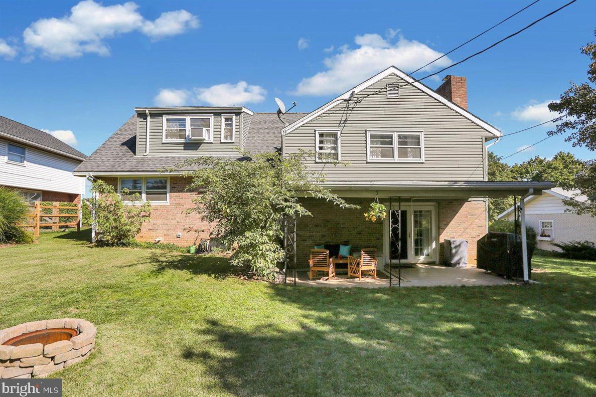 2703 Merritt Pkwy, Reading, PA 19609-1031
