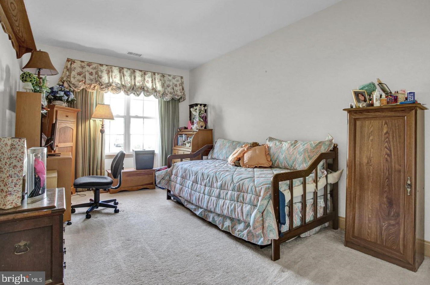 225 Oak Hl Ln, Reading PA 19610-3219 exterior