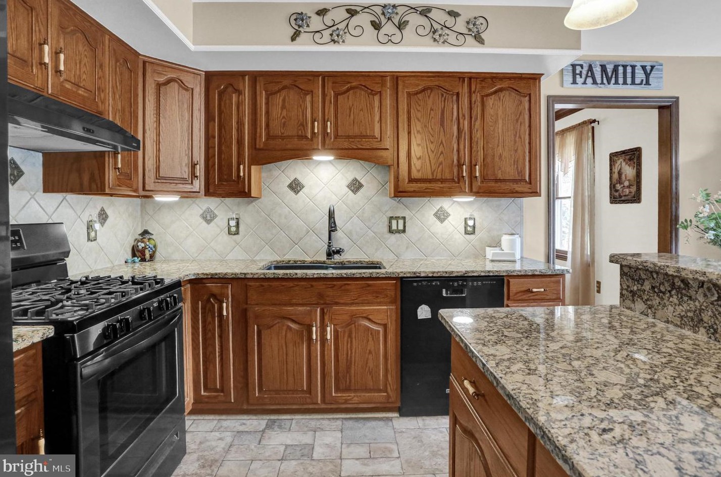 816 Beyer Ave, Reading, PA 19605-3222