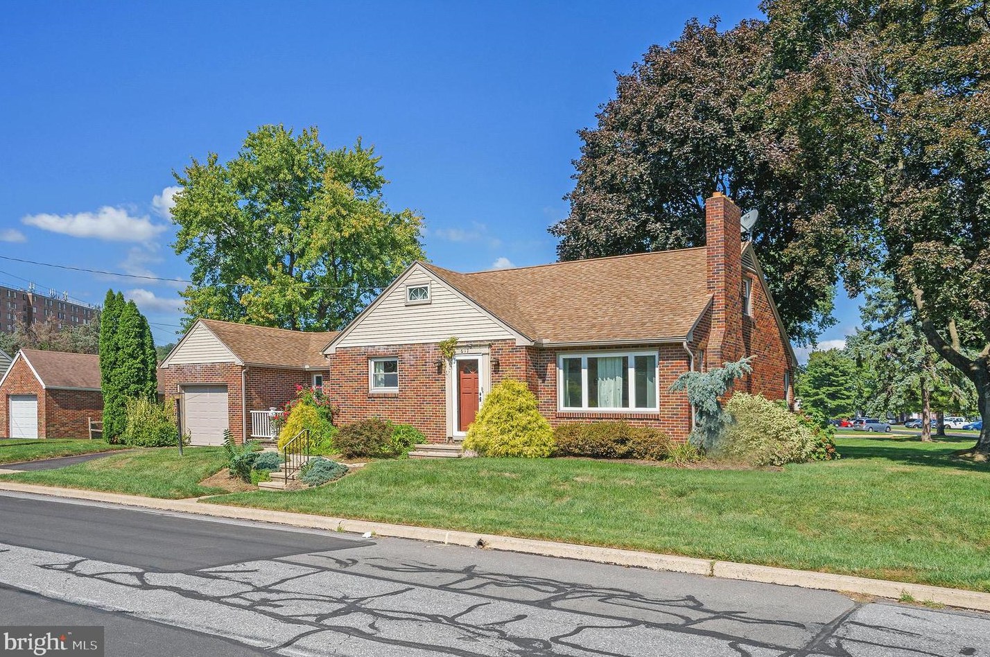 617 Harding Ave, Reading, PA 19607-2939