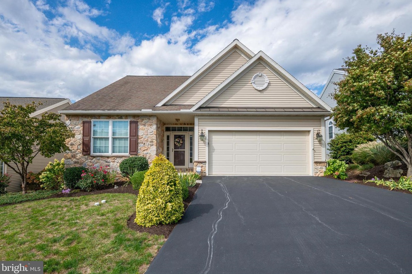 419 Westbury Dr, Reading, PA 19610-4020