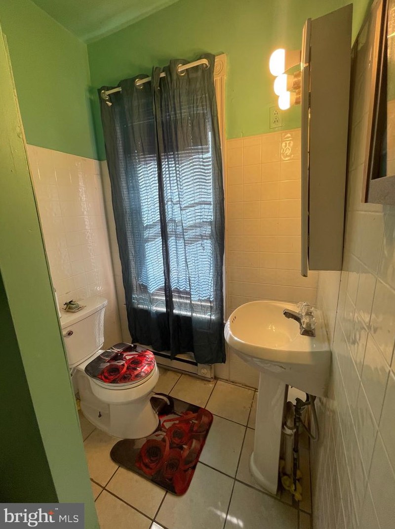 328 Grn St, Reading PA  19604-2726 exterior