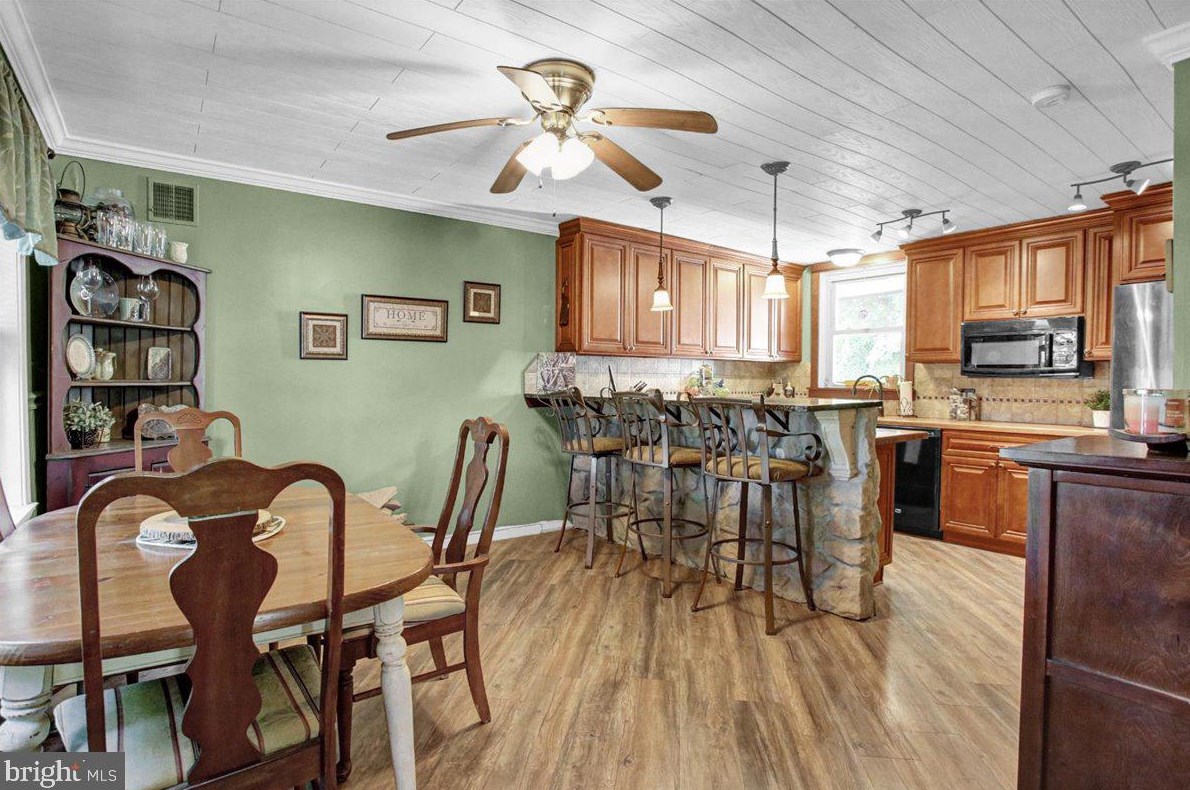 1520 Greenview Ave, Reading, PA 19601-1321