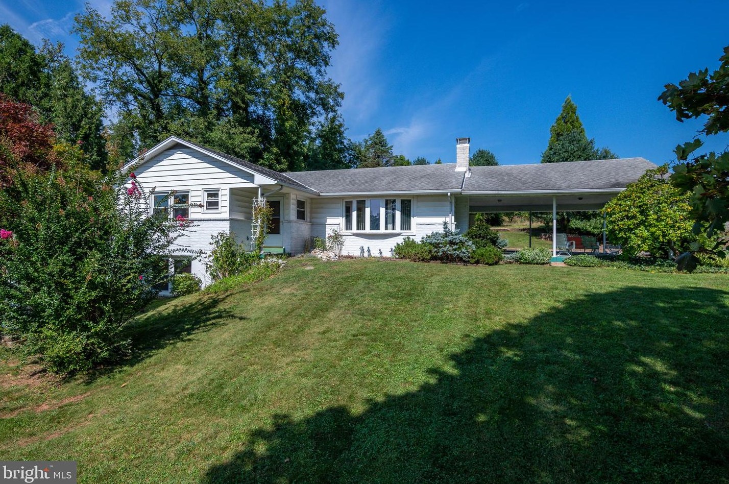 4189 New Holland Rd, Hummels Store, PA 19540