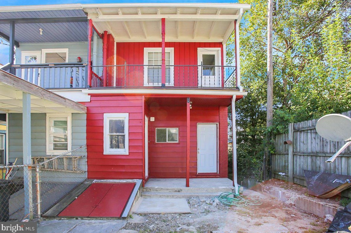 937 Front St, Reading PA  19601-2017 exterior