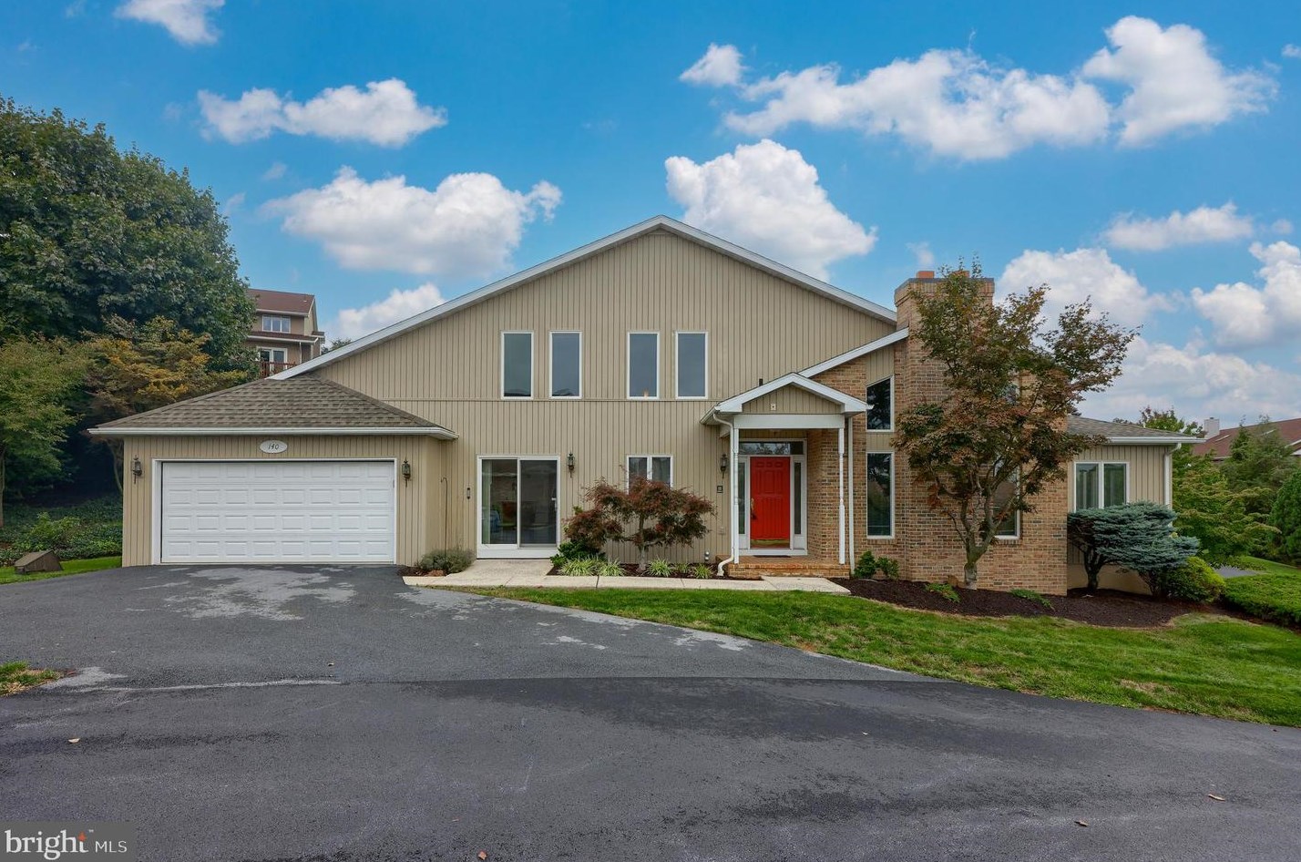 140 Leisure Ct, Reading, PA 19610-1903