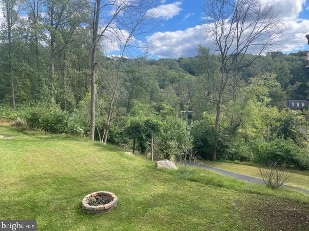 304 Witmer Rd, Hummels Store, PA 19540-7826