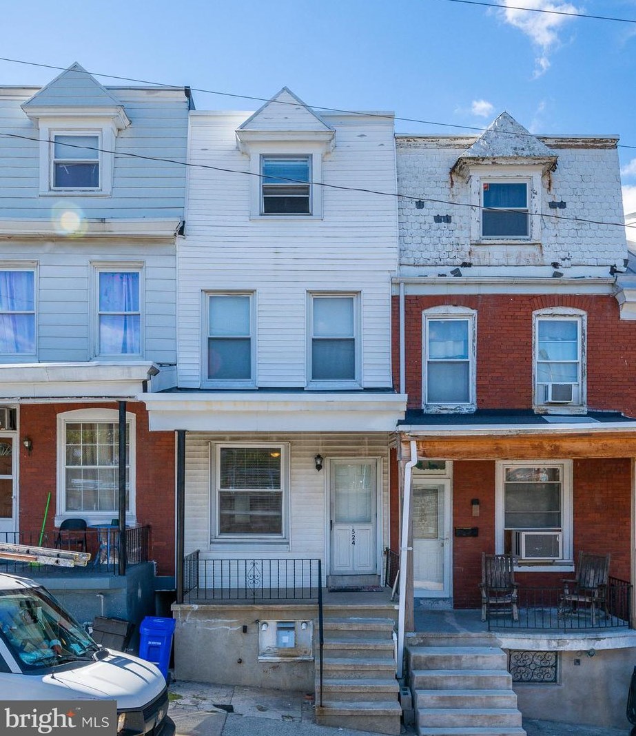 524 14 1/2 St, Reading PA  19602-2104 exterior