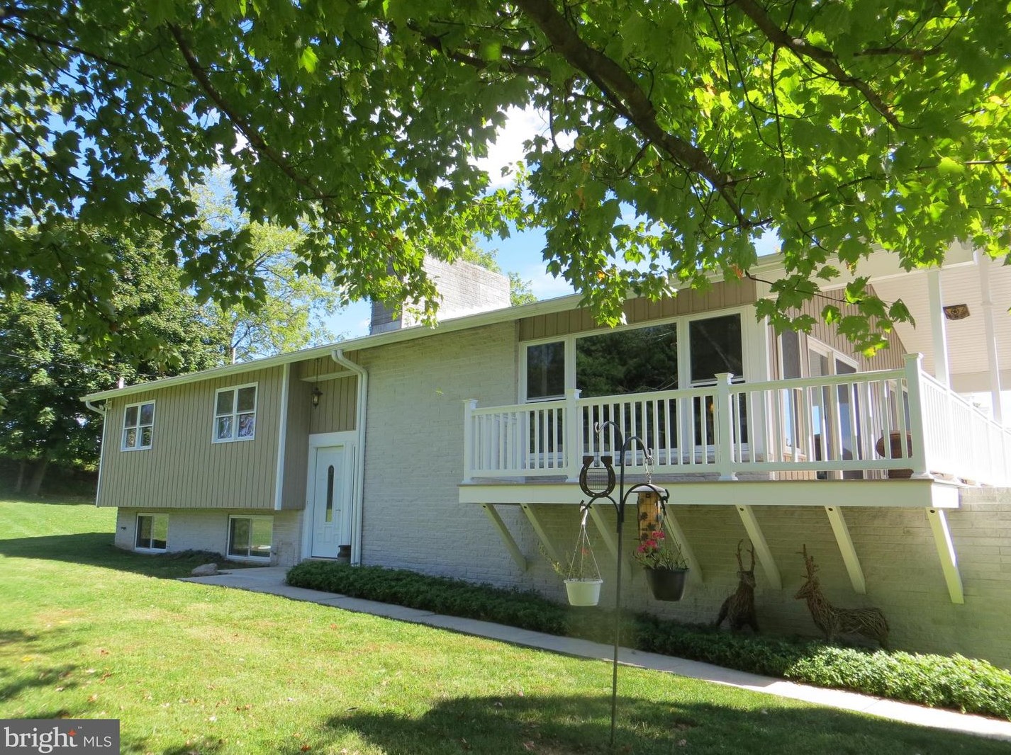 328 Anthonys Mill Rd, Bechtelsville, PA 19505-9147