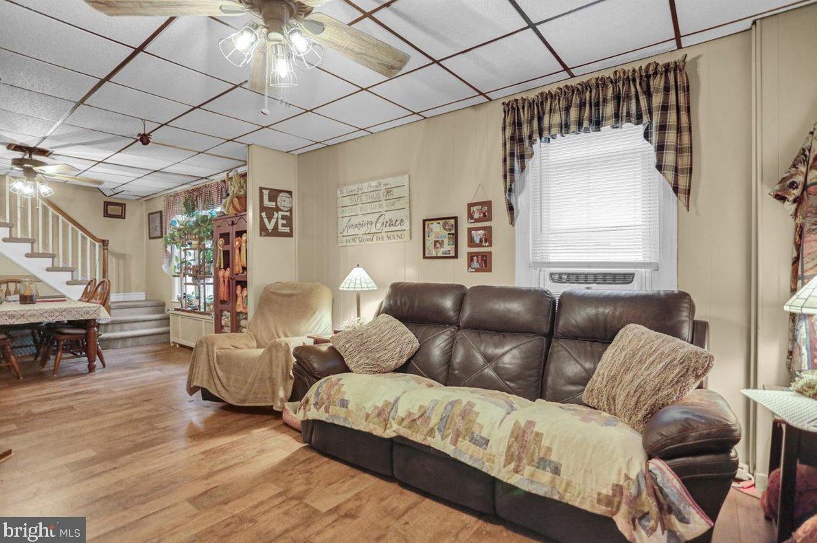 612 Crescent Ave, Reading, PA 19605-3012
