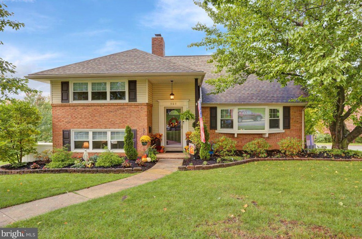 505 Berks Pl, Reading, PA 19609-1238