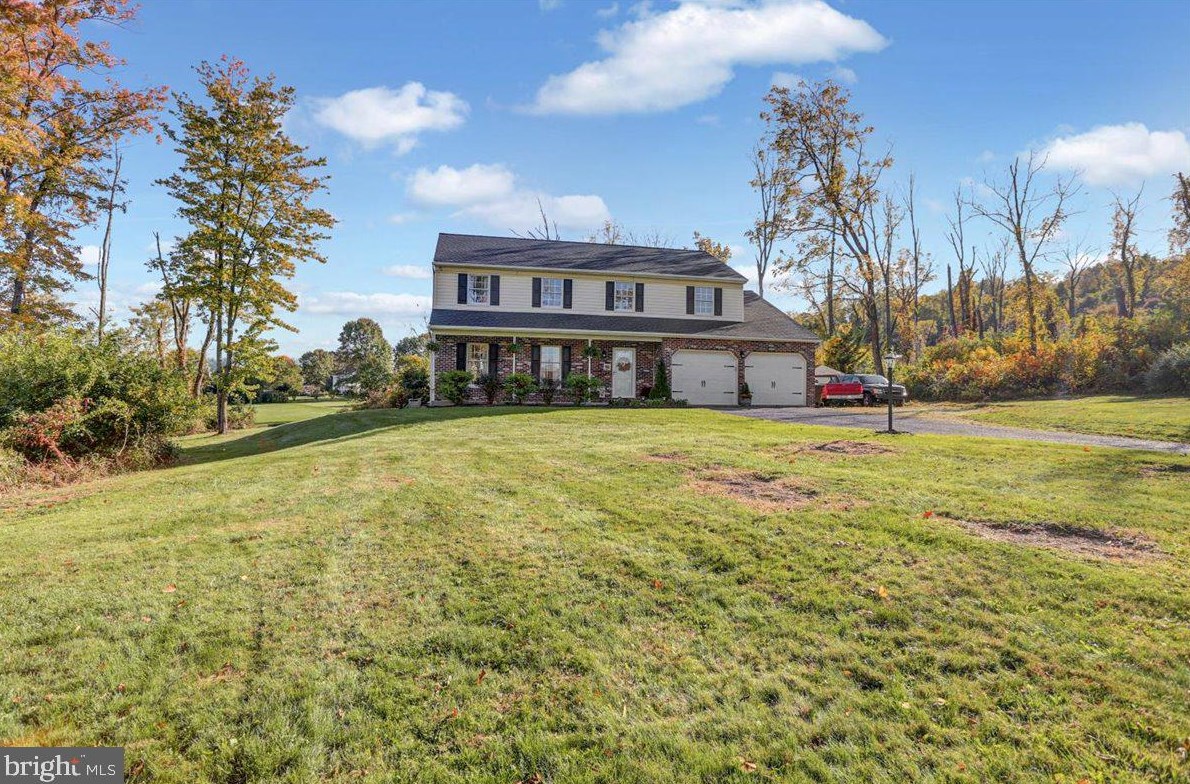 102 Cassel Rd, Reading, PA 19606-9487