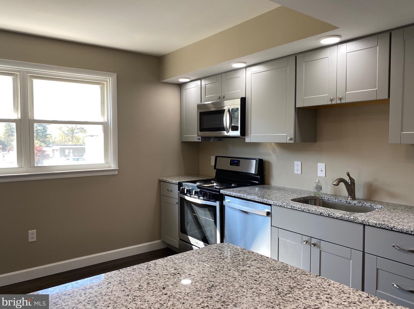 1318 Fox Run, Reading PA  19606-1142 exterior