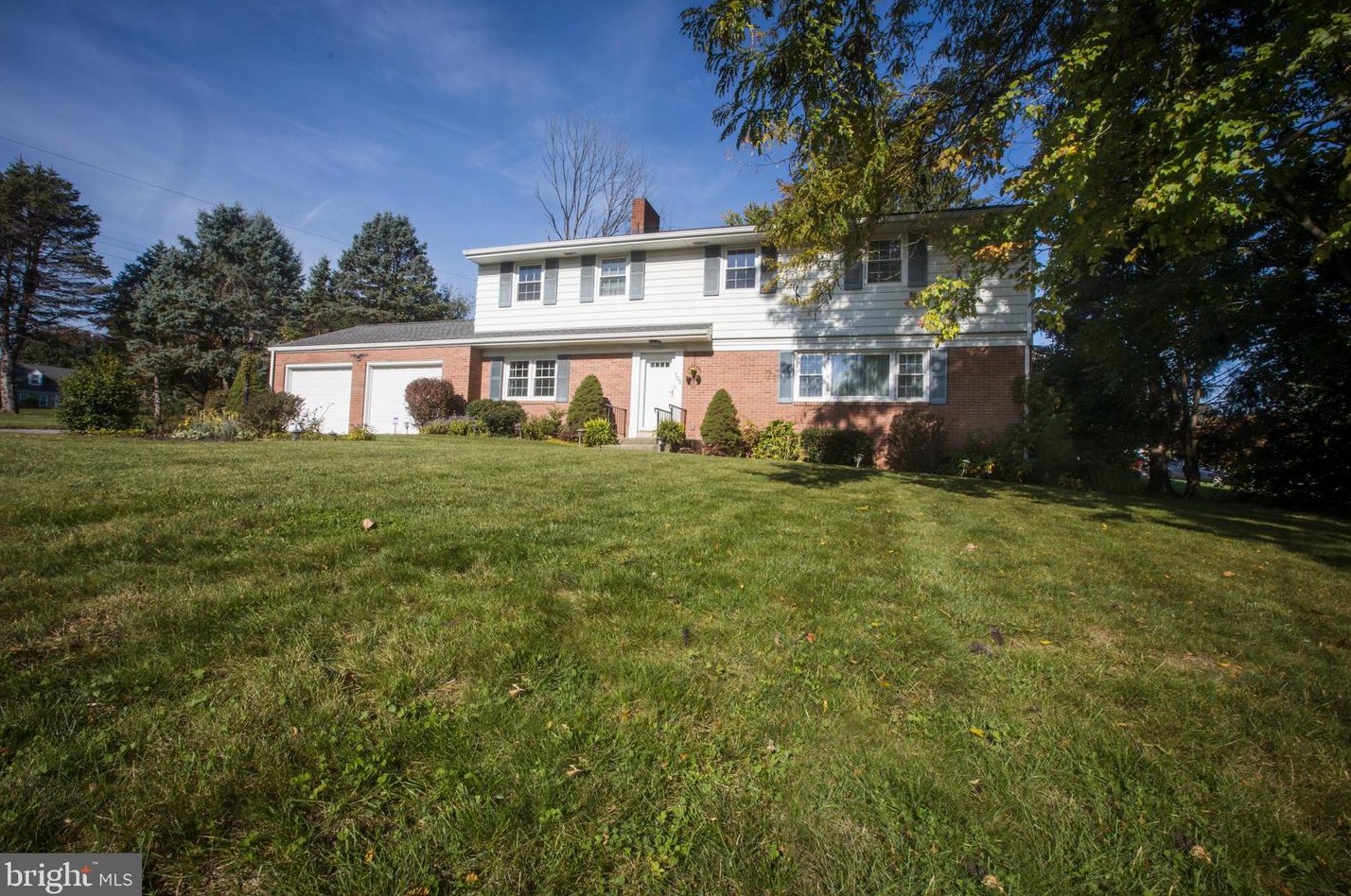 705 Hain Ave, Reading PA 19605-2157 exterior