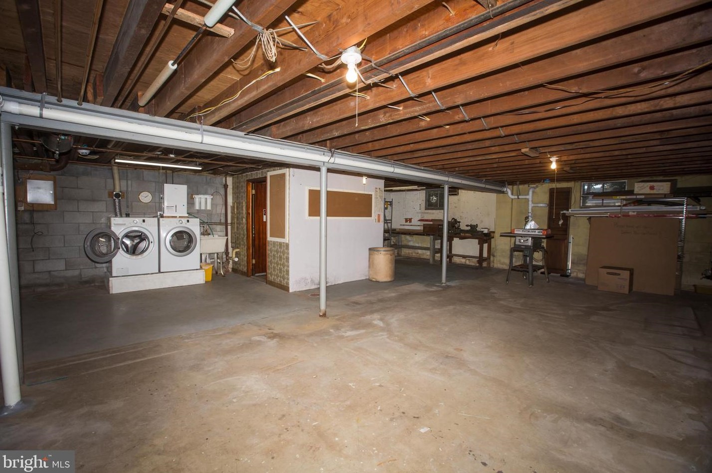 705 Hain Ave, Reading PA 19605-2157 exterior