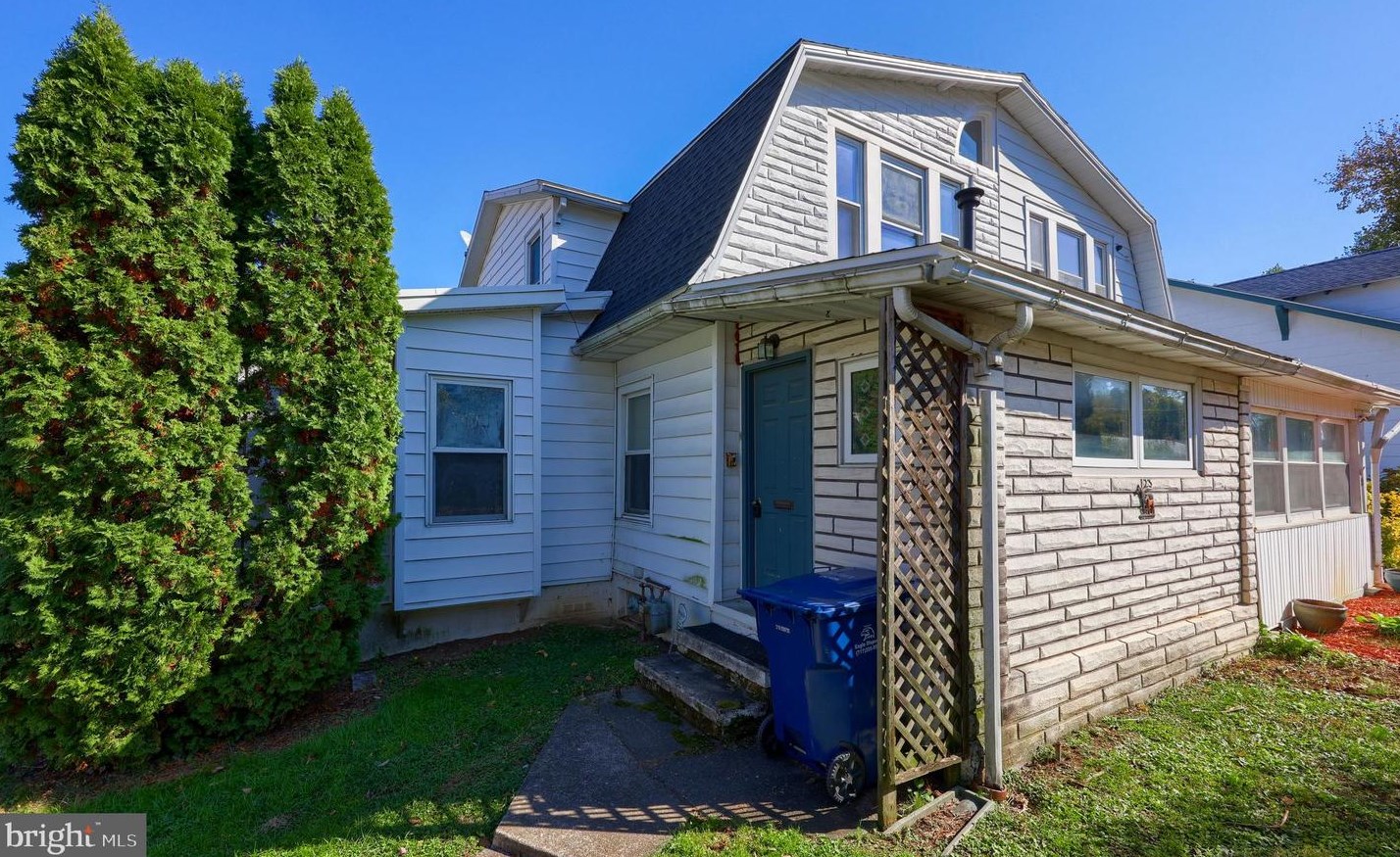 23 Intervilla Ave, Reading, PA 19609-1672