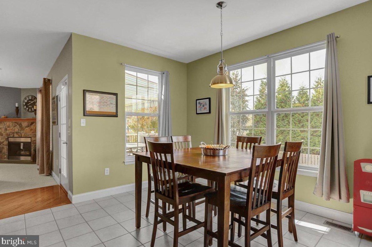 129 Herington Dr, Reading PA 19608-9067 exterior