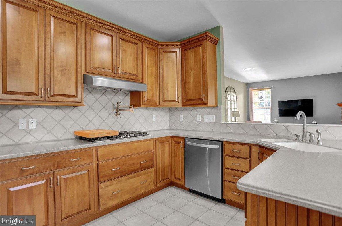 129 Herington Dr, Reading PA 19608-9067 exterior