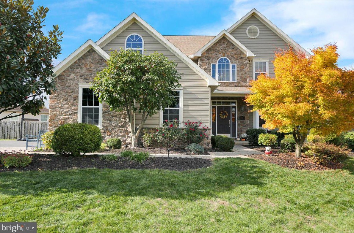 129 Herington Dr, Reading, PA 19608-9051