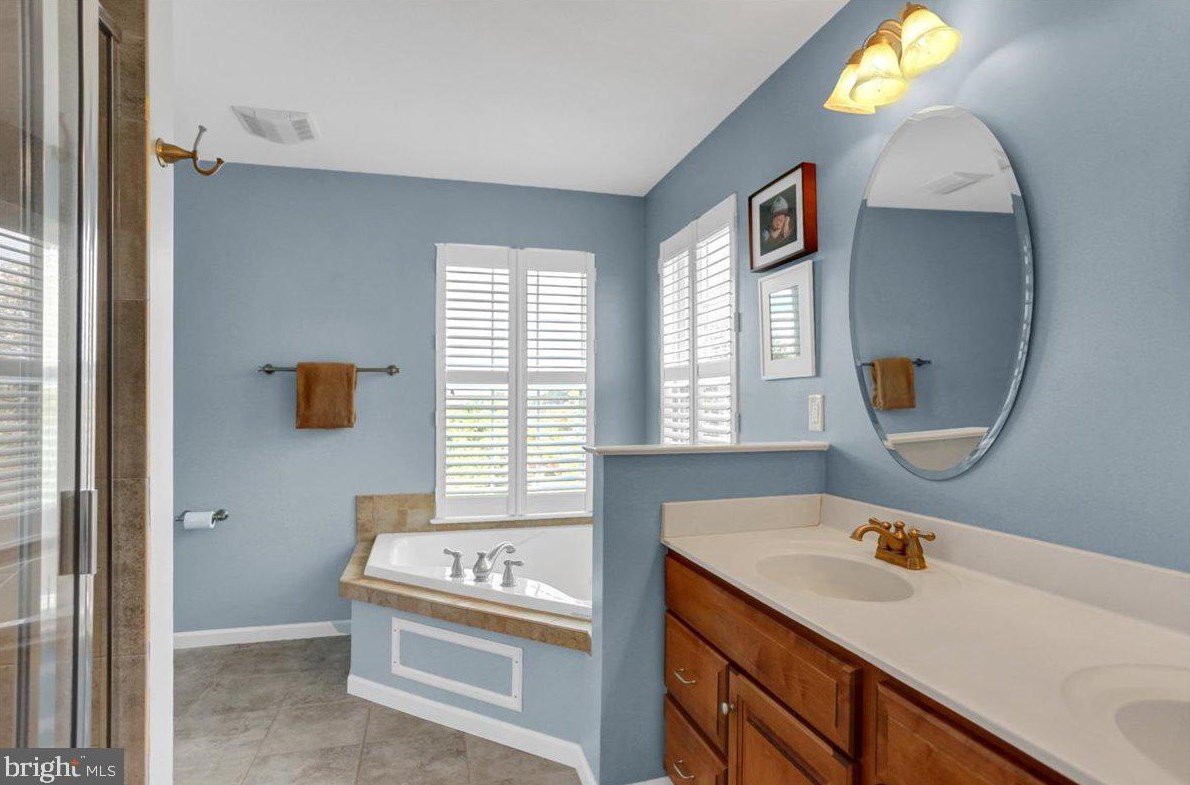 129 Herington Dr, Reading PA 19608-9067 exterior