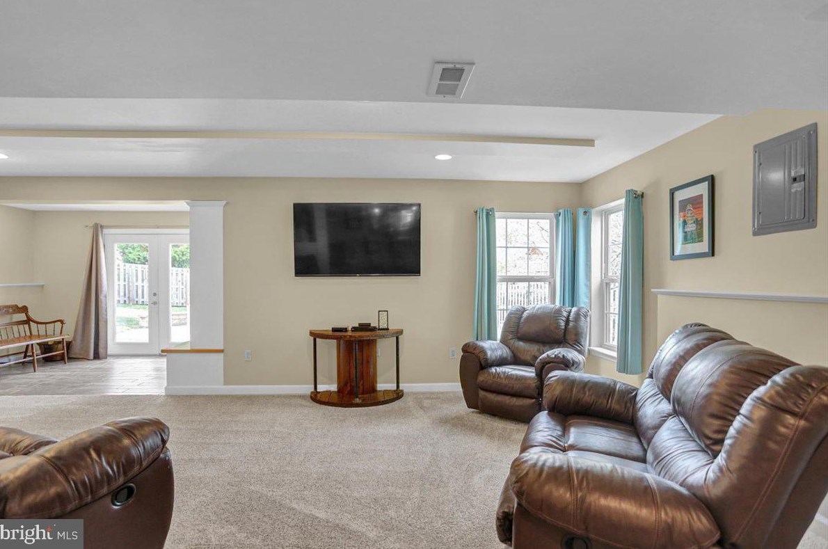 129 Herington Dr, Reading PA 19608-9067 exterior