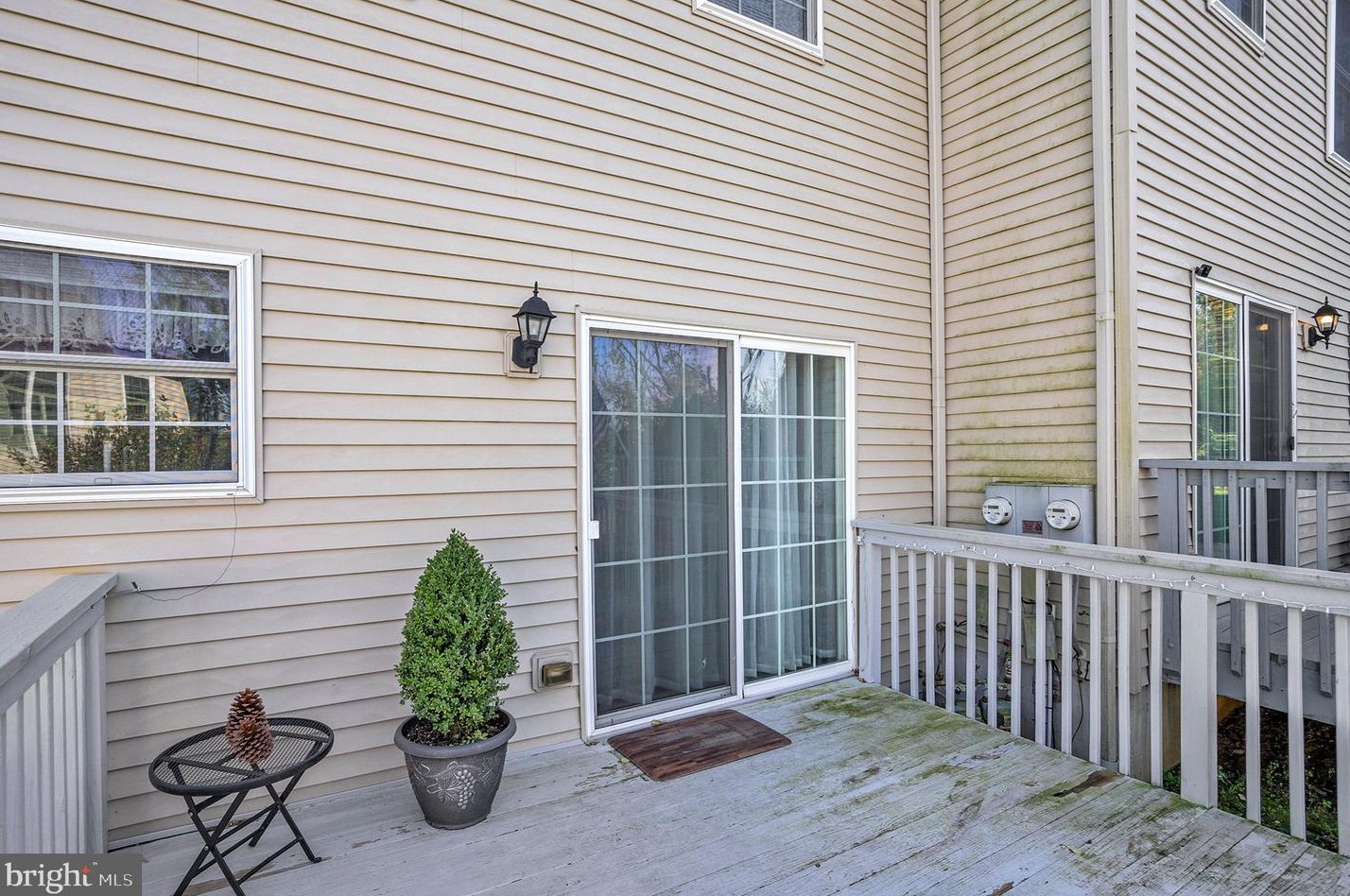 8 Weiser Ct, Womelsdorf PA  19567-1437 exterior