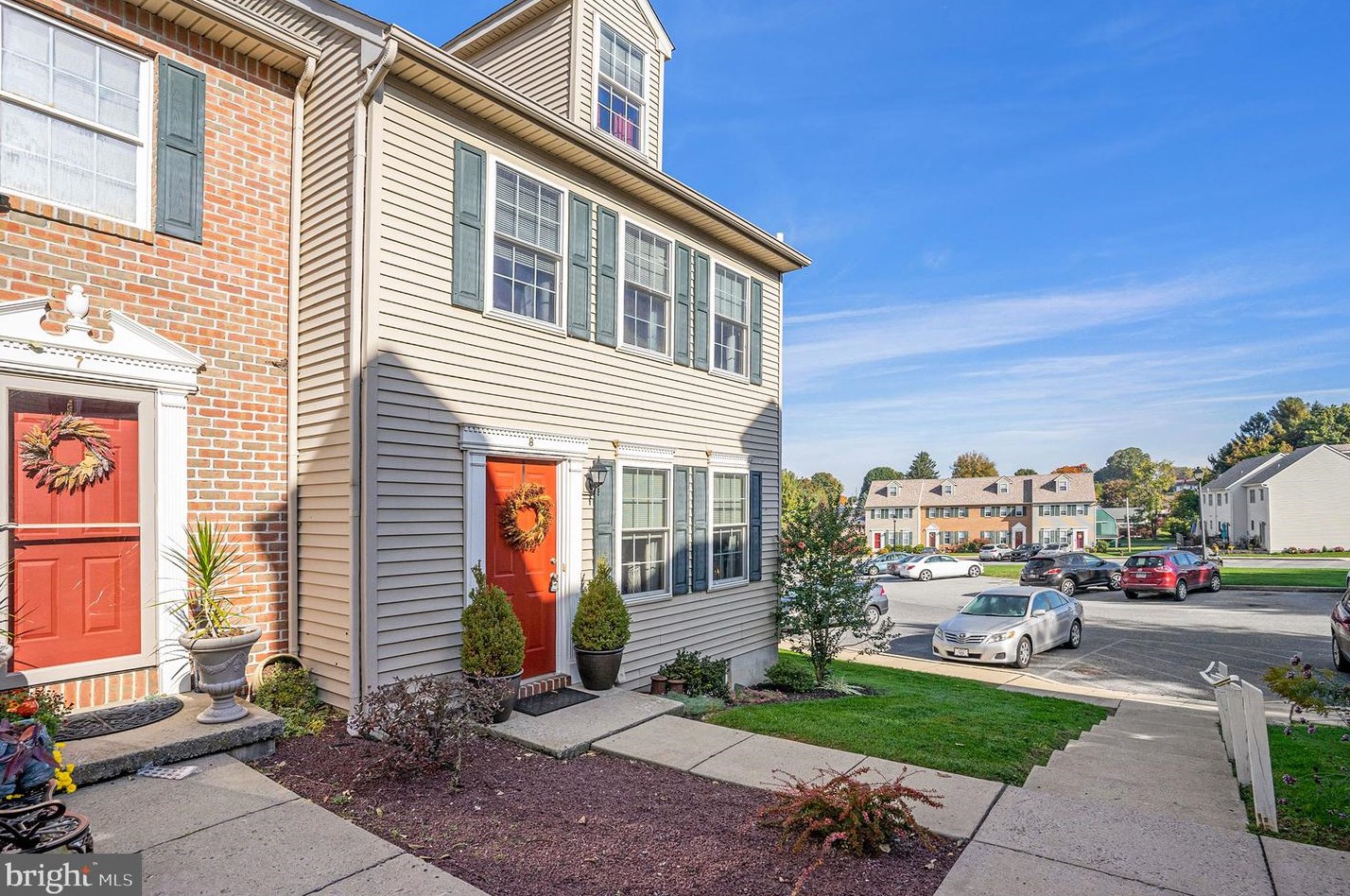 8 Weiser Ct, Womelsdorf, PA 19567-1437