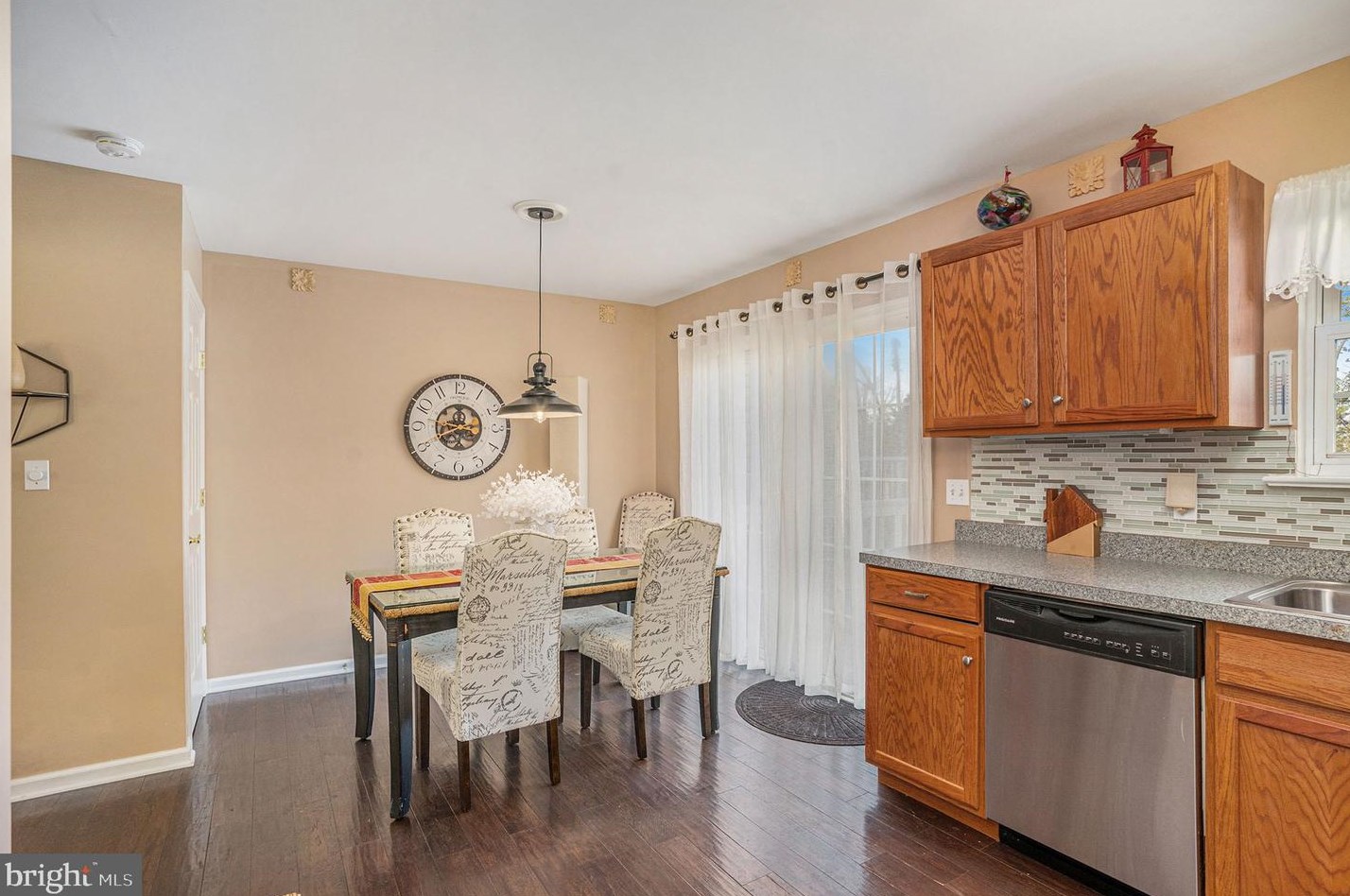 8 Weiser Ct, Womelsdorf PA  19567-1437 exterior