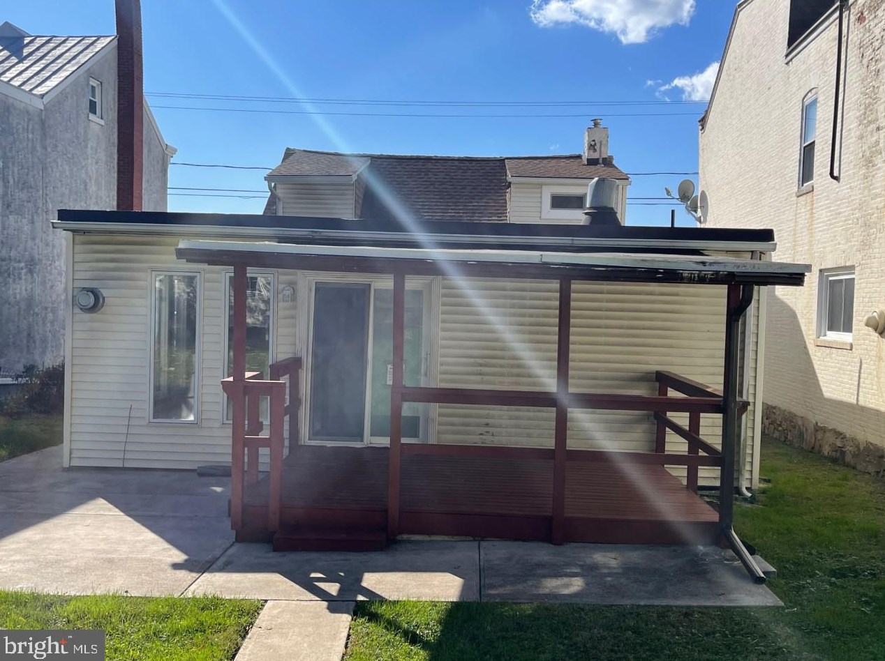 3015 Kutztown Rd, Reading PA  19605-2658 exterior