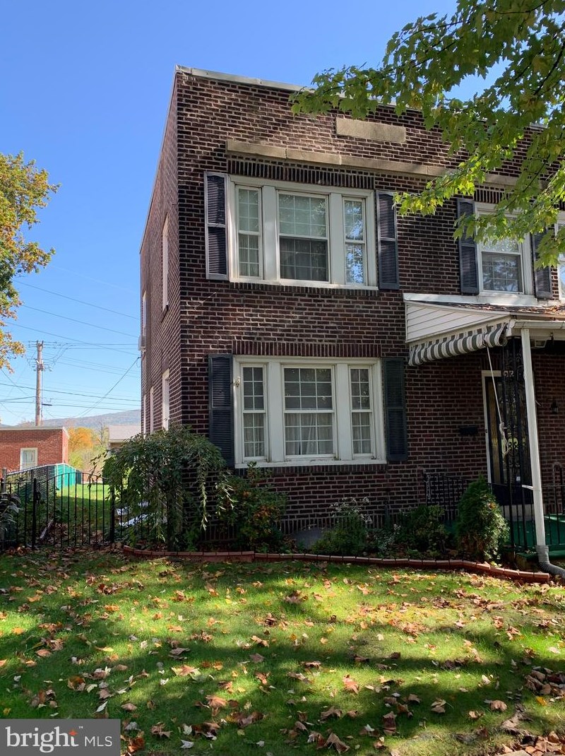 223 Olive St, Reading, PA 19611-1105