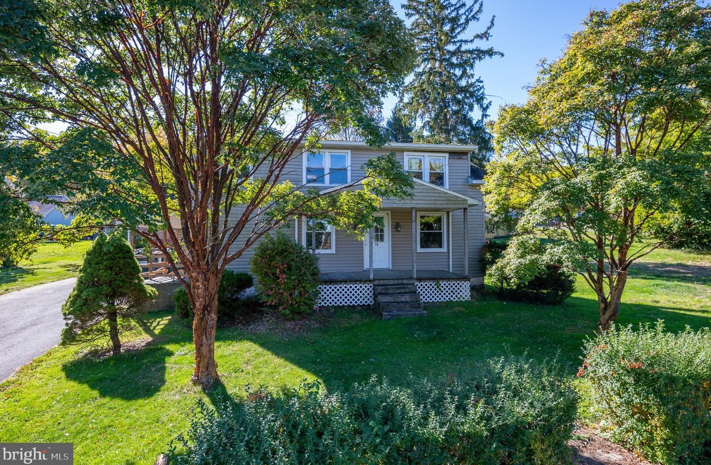 10 Crusher Rd, Douglassville, PA 19518