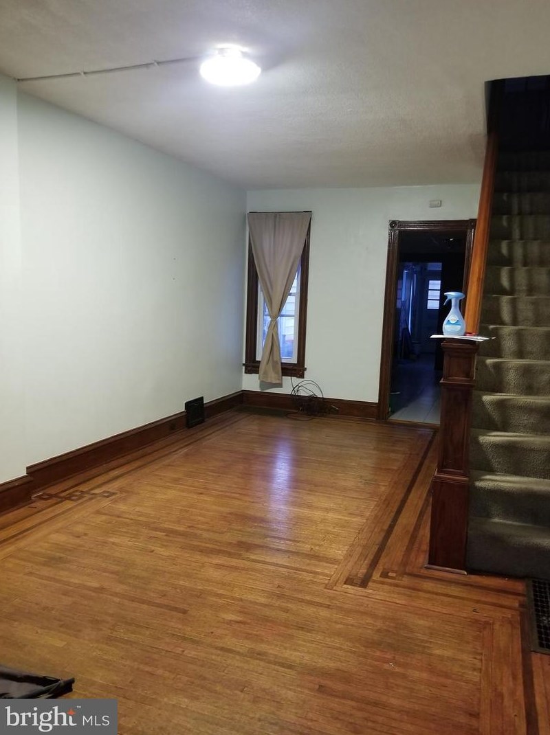 1145 Douglass St, Reading, PA 19604-2438