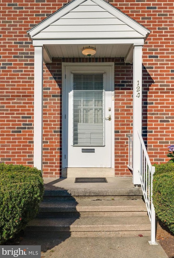 124 Linden St, Robesonia, PA 19551-1314