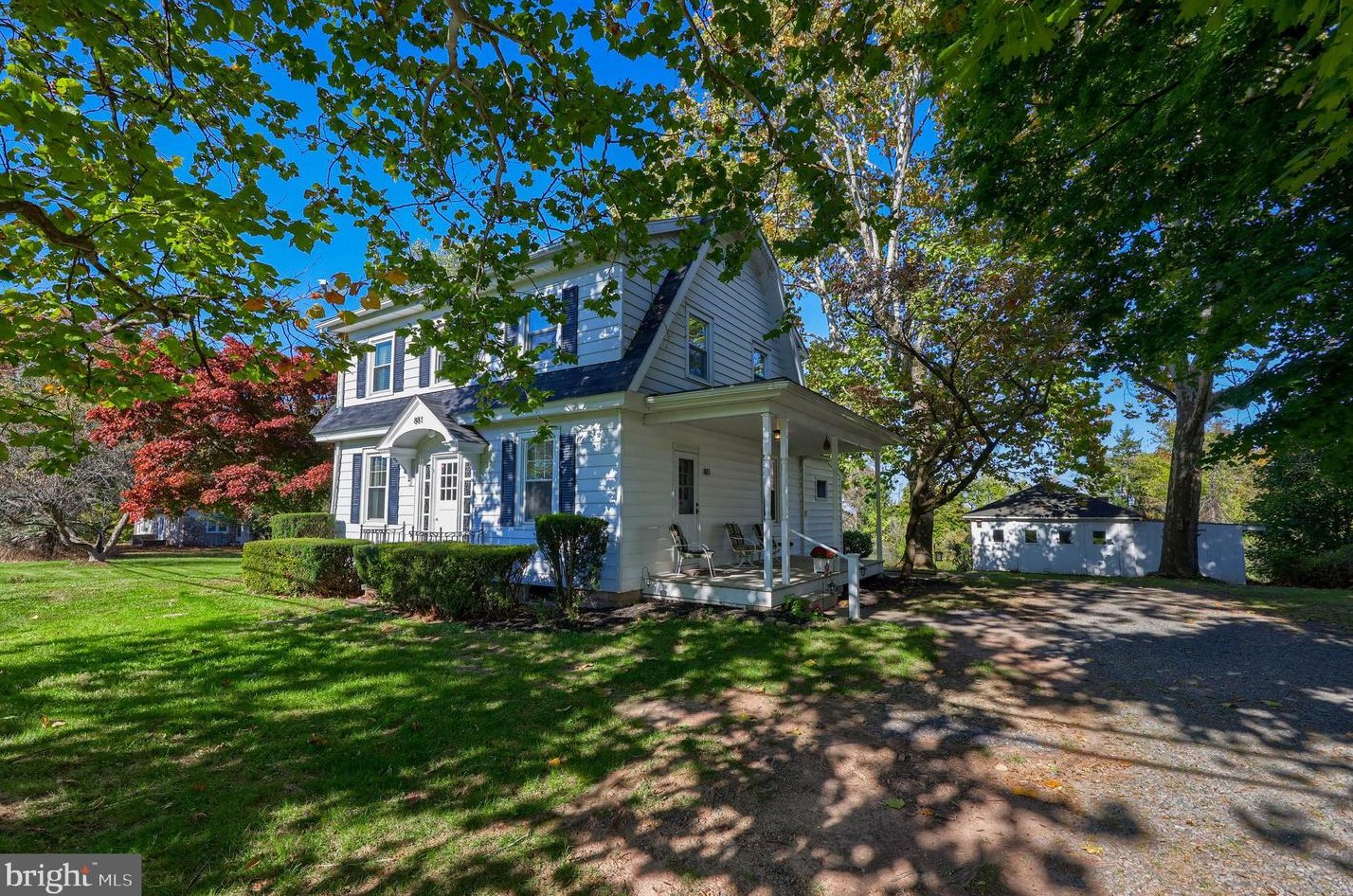 881 Chestnut St, Douglassville PA  19518-9004 exterior