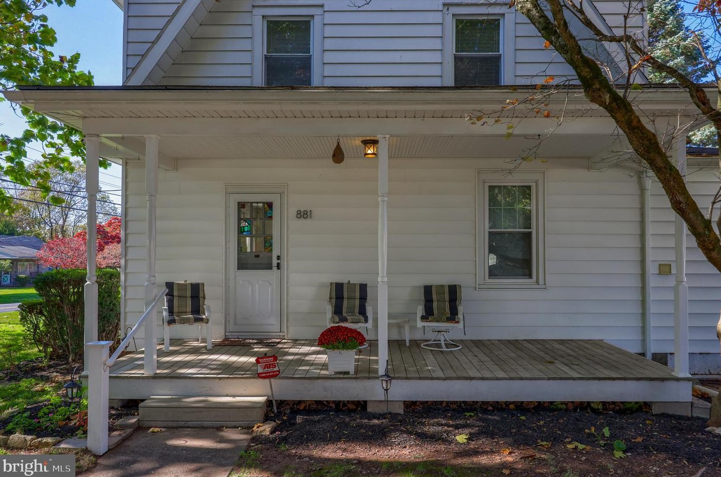881 Chestnut St, Douglassville PA  19518-9005 exterior