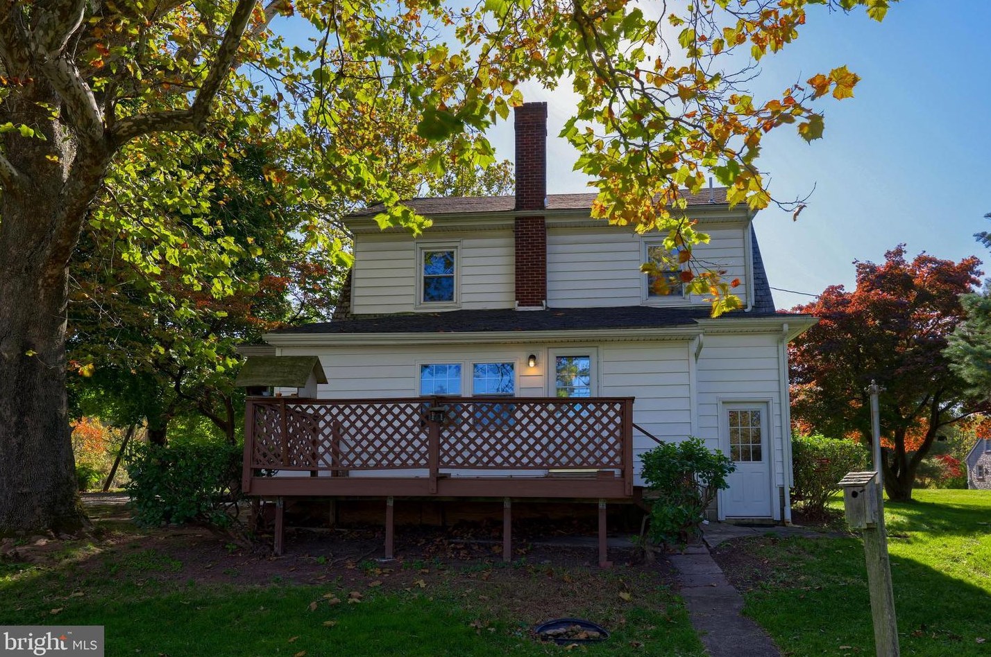 881 Chestnut St, Douglassville PA  19518-9005 exterior