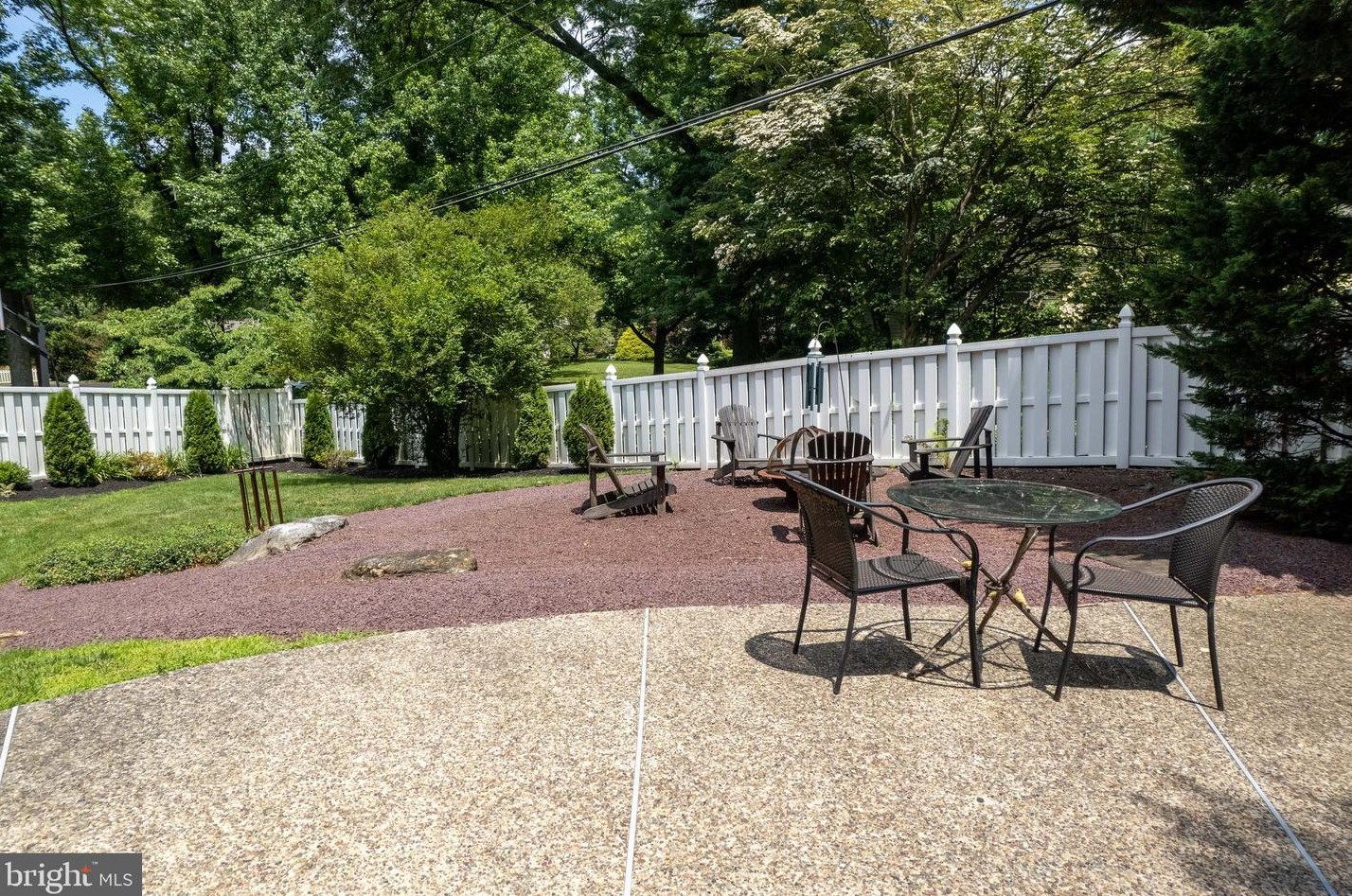 1215 Old Mill Rd, Reading PA  19610-2830 exterior