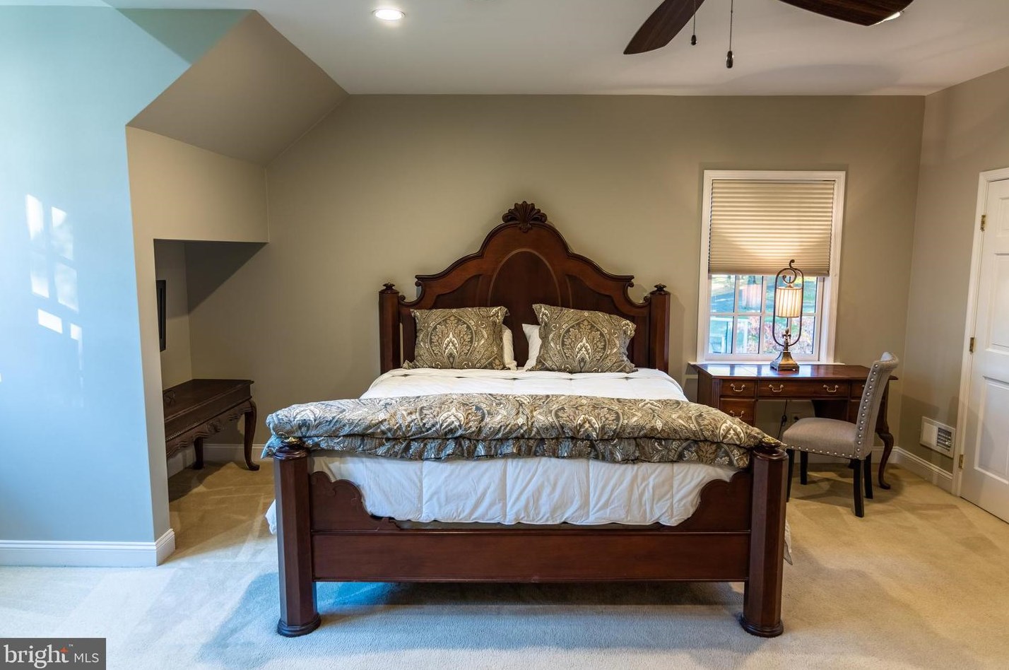 1215 Old Mill Rd, Reading PA  19610-2830 exterior