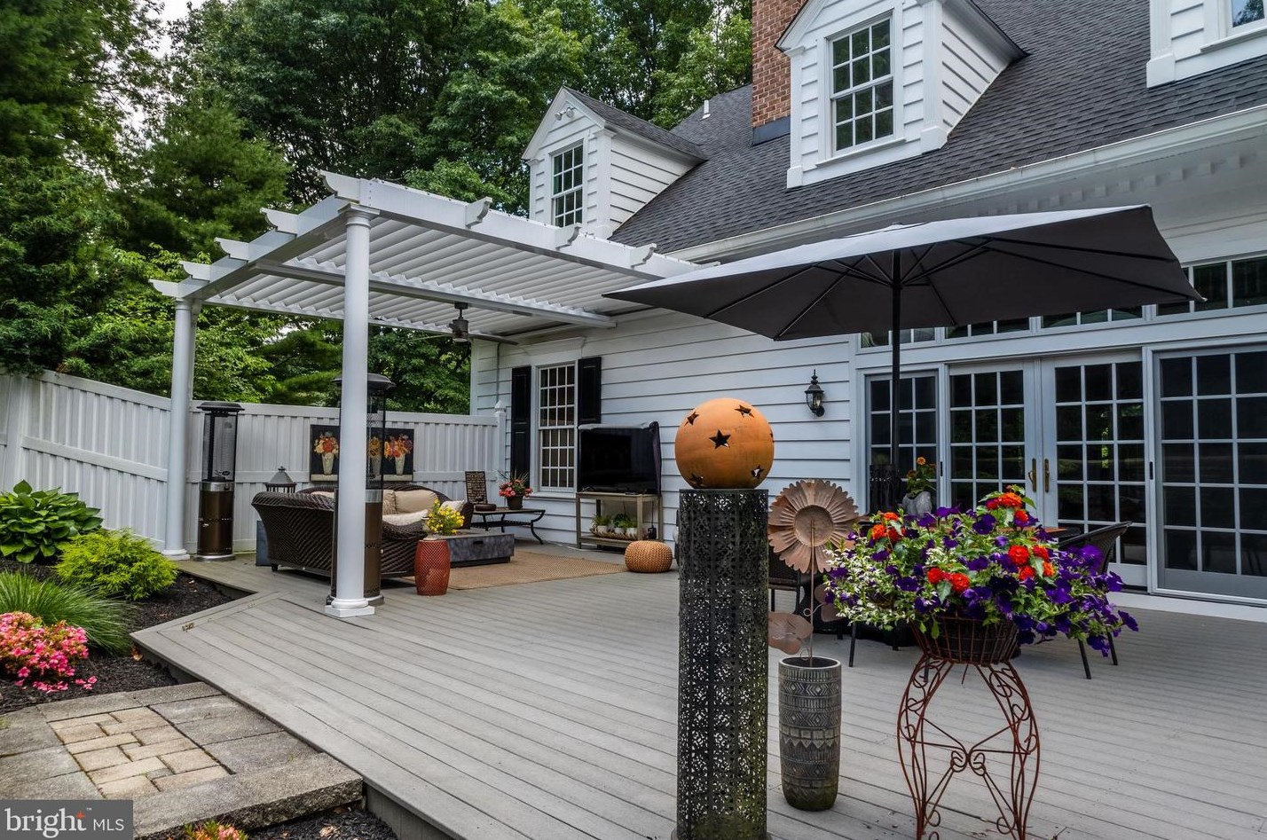 1215 Old Mill Rd, Reading PA  19610-2830 exterior