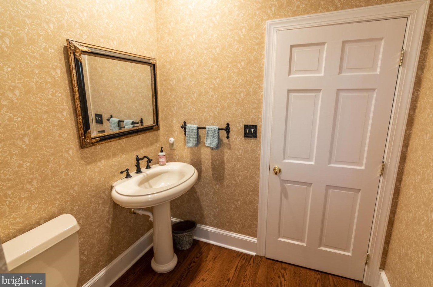 1215 Old Mill Rd, Reading PA  19610-2830 exterior