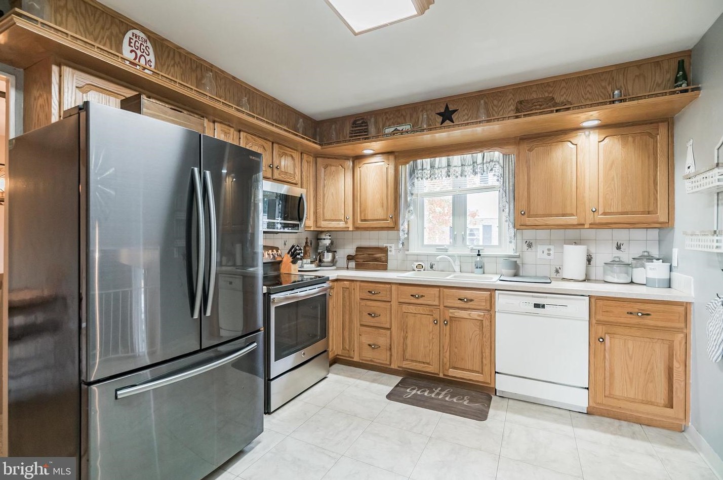3408 Poinciana Ave, Reading PA  19605-1554 exterior