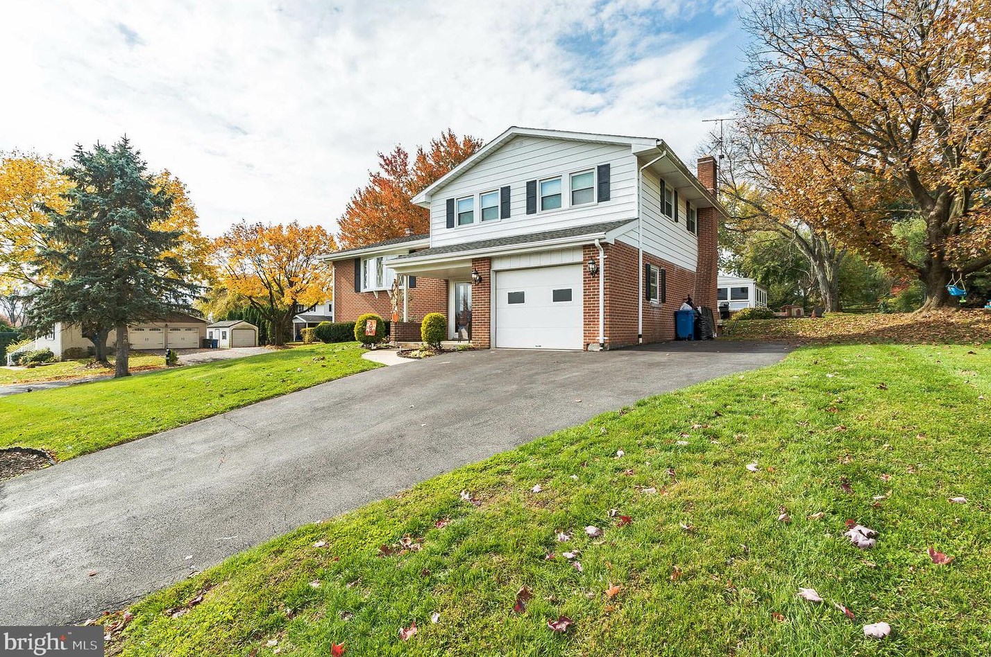 3408 Poinciana Ave, Reading PA  19605-1554 exterior
