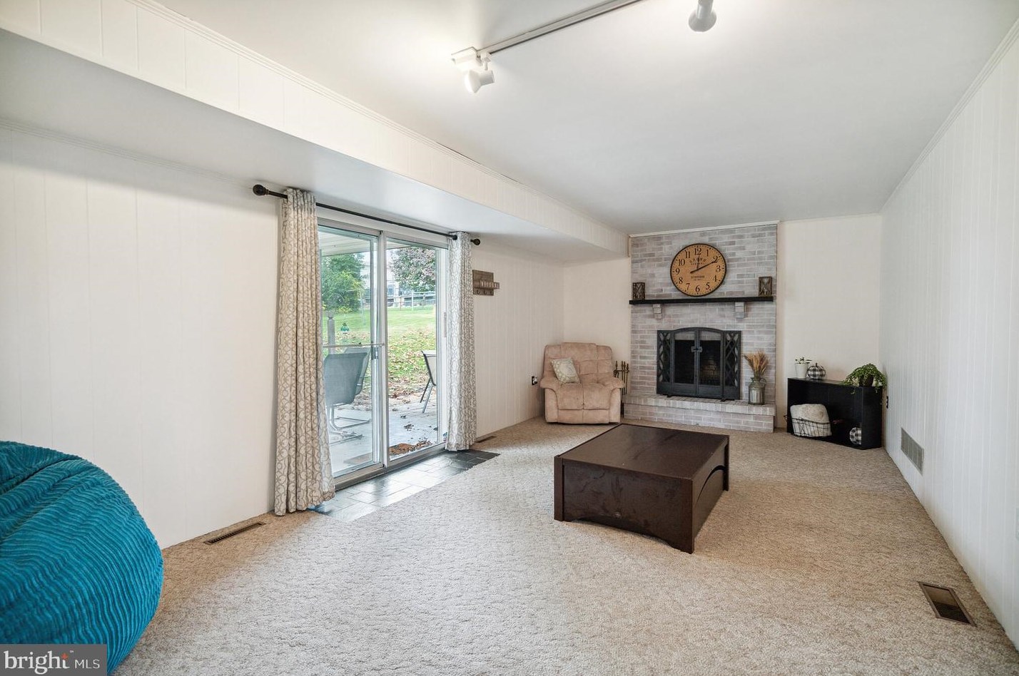 3408 Poinciana Ave, Reading PA  19605-1554 exterior